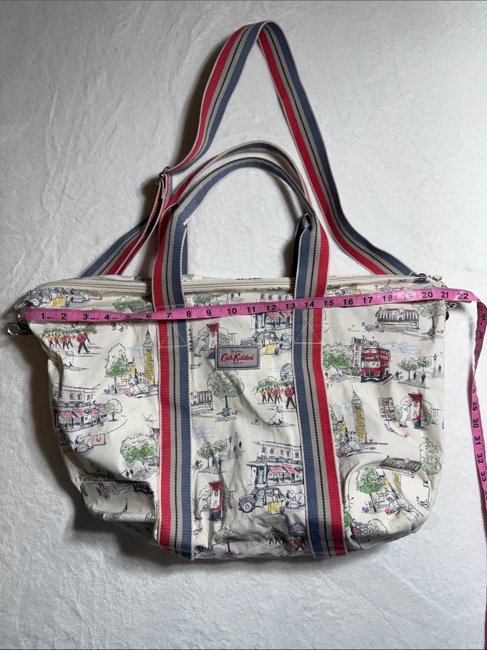 Cath Kidston Billie Goes To Town Cream London Scene Canvas Travel Bag - Picture 9 of 14